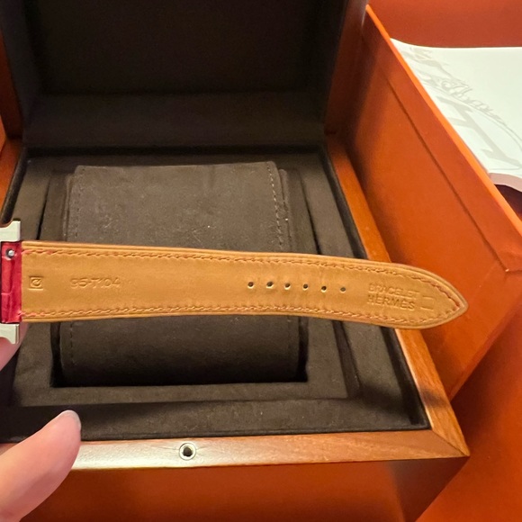 Hermes heure H watch, small model w/ diamonds & alligator strap. Retails $6,250+ - Picture 9 of 17